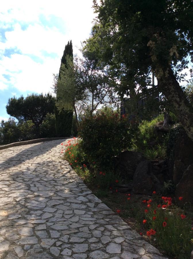 La Petite Bergerie, Les Hautes Roches Collobrieres Bagian luar foto