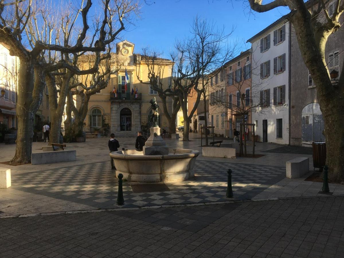 La Petite Bergerie, Les Hautes Roches Collobrieres Bagian luar foto